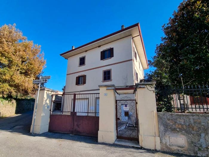 Casa con 6 locali in vendita in Via Lucio Stazio, Centro, Palestrina