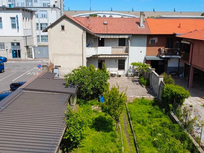 Casa con 5 locali in vendita in via Alessandria, San Bernardino, Legnano