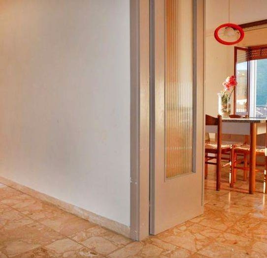 Appartamento con 5 locali in vendita in Via Del Popolo, Centro, Fivizzano