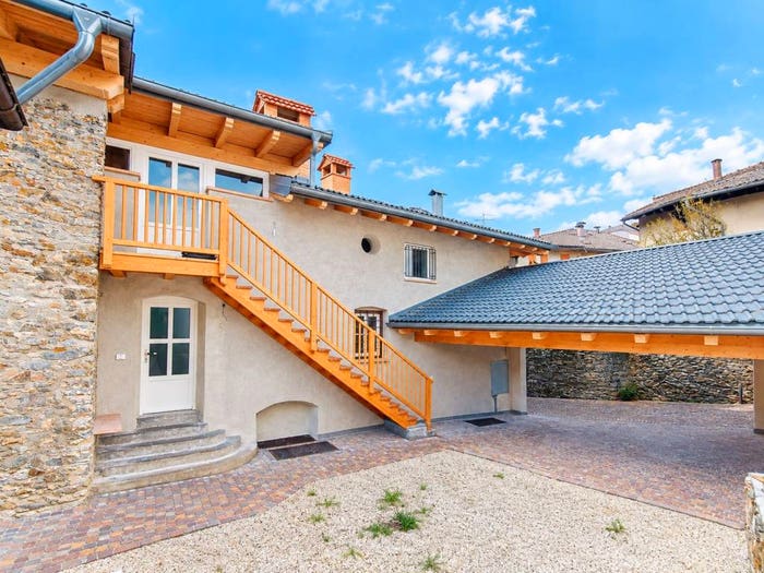 Casa con 6 locali in vendita in Via Febbraio, Centro, Levico Terme
