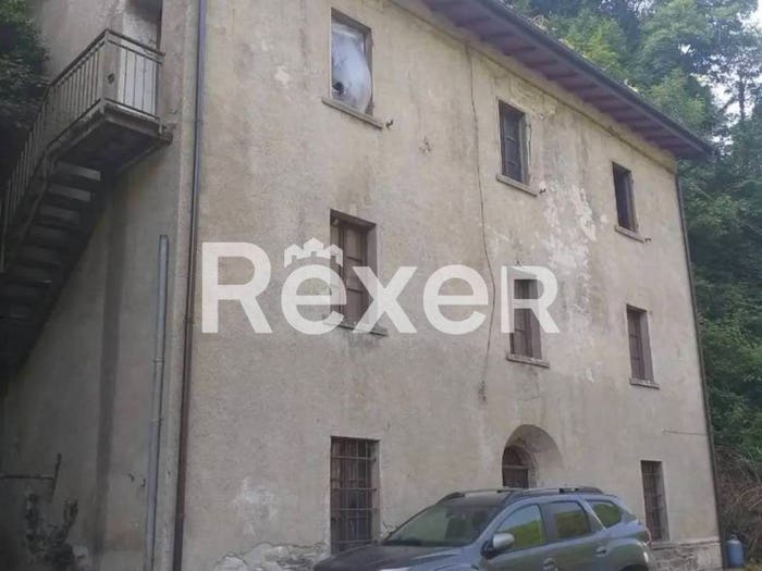 Appartamento quadrilocale in vendita in Strada Statale Porrettana, Sambuca Pistoiese