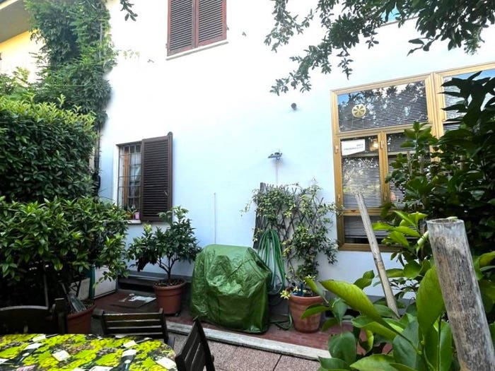 Casa con 6 locali in vendita in Via Solferino, Centro, Poggio a Caiano