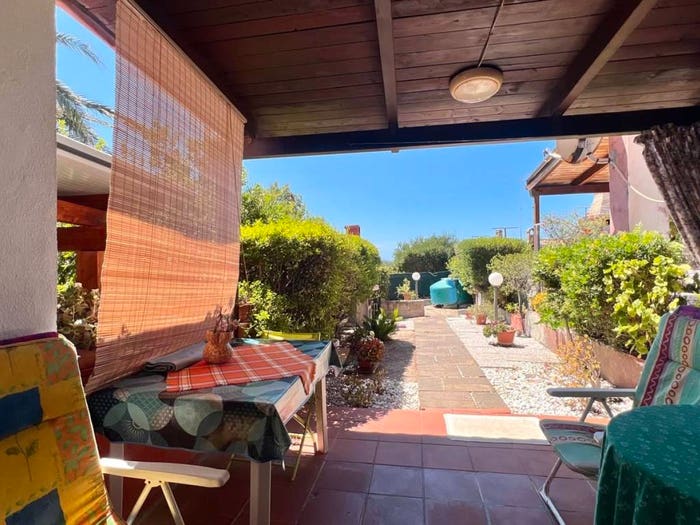 Appartamento bilocale in vendita in Via Cristoforo Colombo, Torre Di Flumentorgiu, Arbus