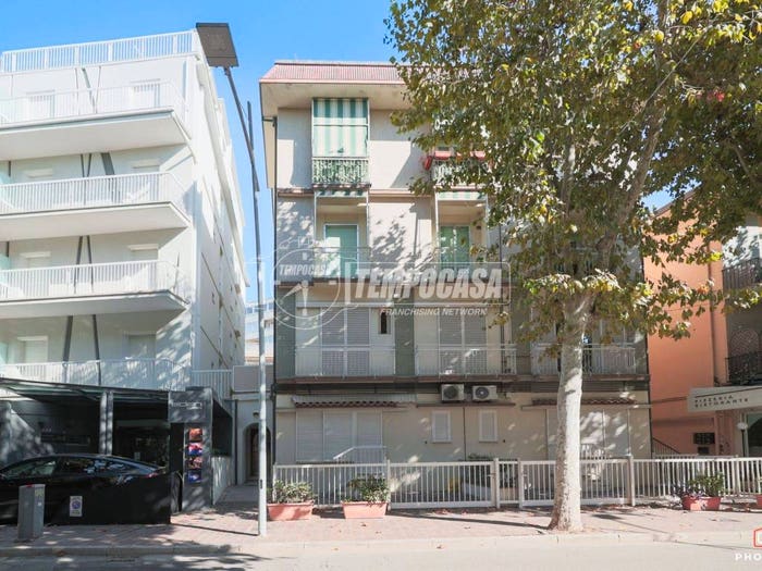 Appartamento quadrilocale in vendita in Viale della Vittoria, Centro, Gabicce Mare