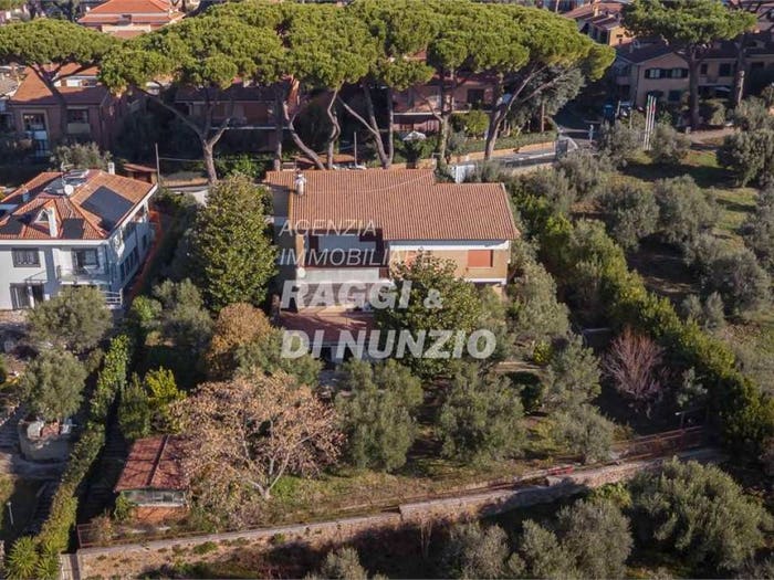 Casa con 6 locali in vendita in via degli Ulivi, Centro, Grottaferrata