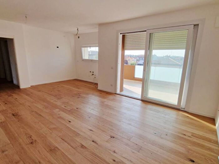 Appartamento quadrilocale in vendita in Via Castellana, Trivignano Gatta, Venezia