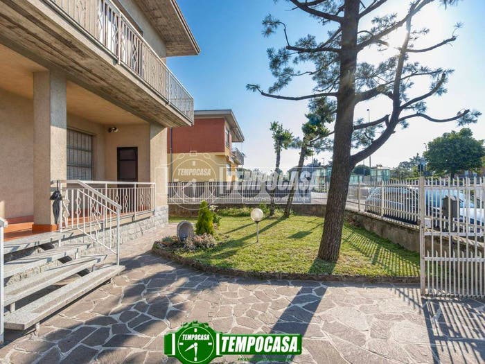 Casa con 6 locali in vendita in Via San Giorgio, Osio Sotto