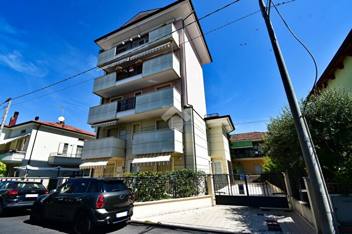Appartamento quadrilocale in vendita in Via Mazzoni, Rimini
