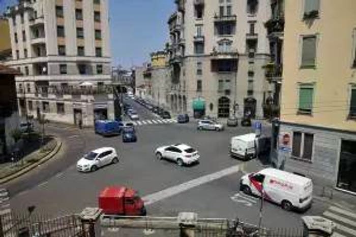 Appartamento trilocale in vendita in Via Popoli Uniti, Rovereto, Milano