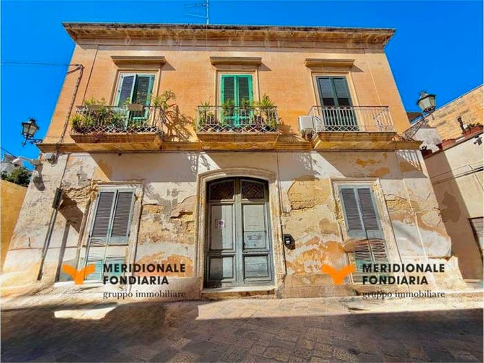 Appartamento con 6 locali in vendita in Piazzetta San Giovanni dei Fiorentini, Centro Storico, Lecce
