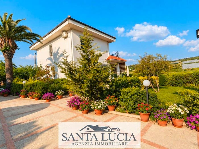 Casa con 6 locali in vendita in Contrada Santuzza, Serradifalco