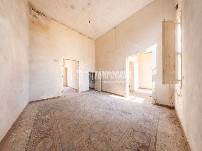 Appartamento con 6 locali in vendita in Via IV Novembre, Novoli