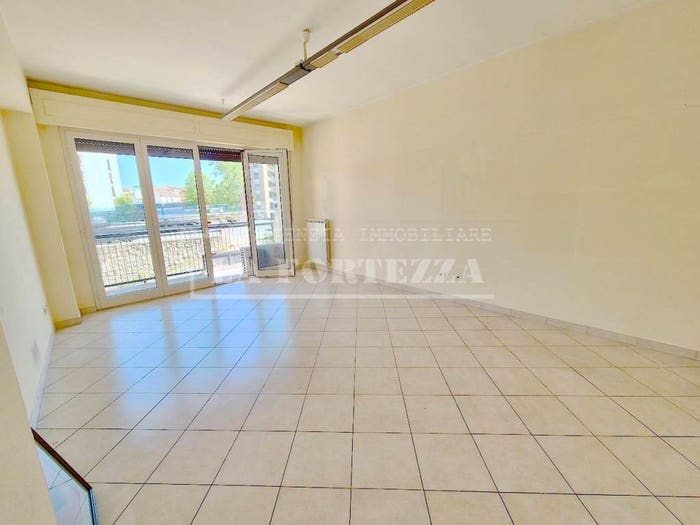 Appartamento quadrilocale in vendita in Via Angelo Battelli, Pratale, Pisa