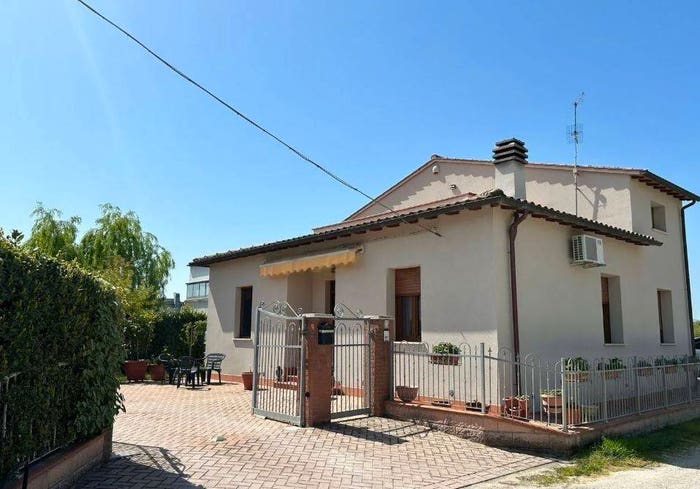 Casa con 6 locali in vendita in Località Pineta, Macchie, Castiglione del Lago