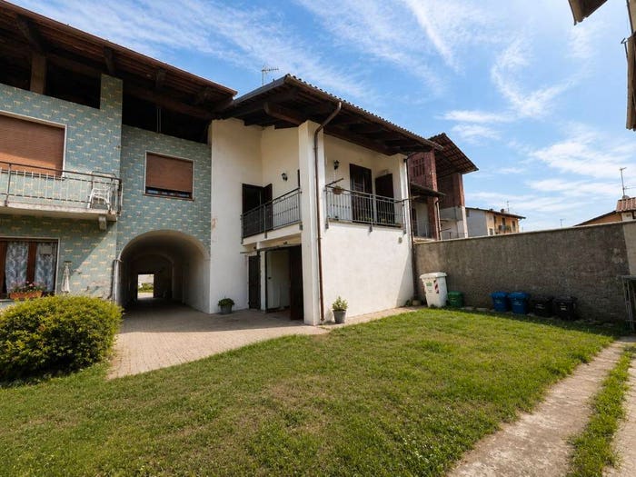 Casa trilocale in vendita in Via salassa via cavour, Salassa