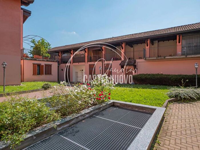 Casa quadrilocale in vendita in Via Caldera, Quinto Romano, Milano