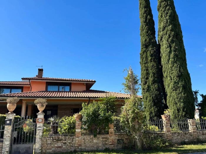 Casa quadrilocale in vendita in Contrada Collina, Nocciano