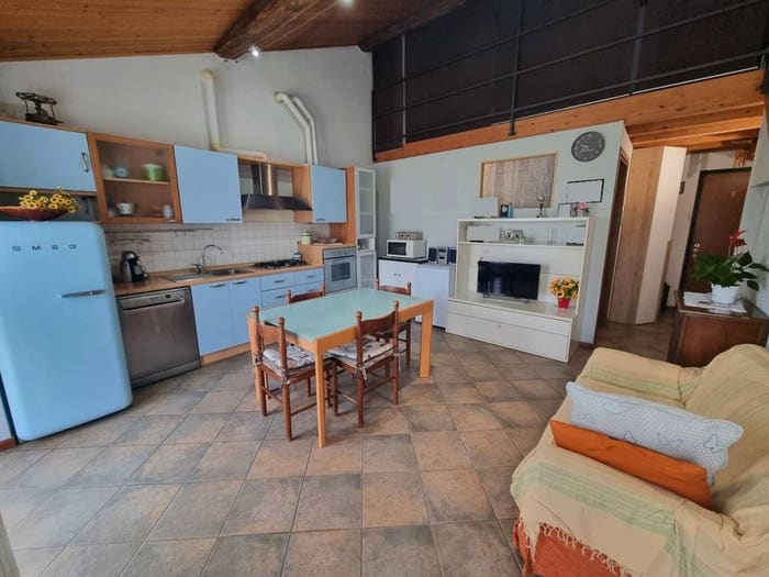 Appartamento bilocale in vendita in Via Fratelli Cairoli, Limbiate