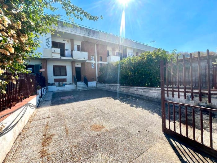 Casa trilocale in vendita in VIA TRE PICCIONI, Monterusciello, Pozzuoli