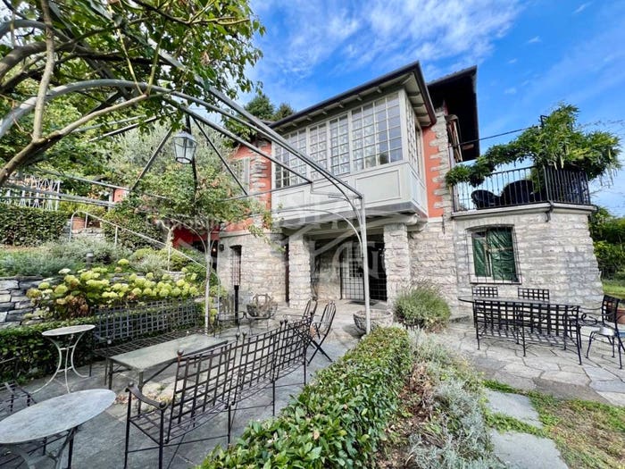 Casa con 5 locali in vendita in Via Achille Sacchi, Monte Olimpino, Como