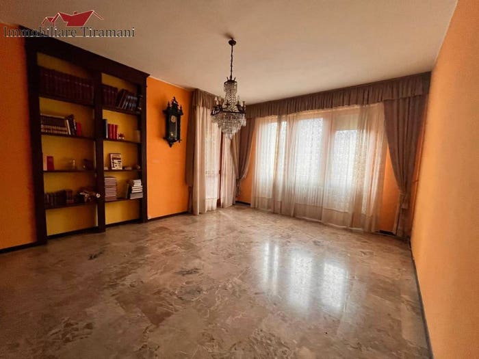 Appartamento quadrilocale in vendita in via Leopardi, Centro, Cortemaggiore