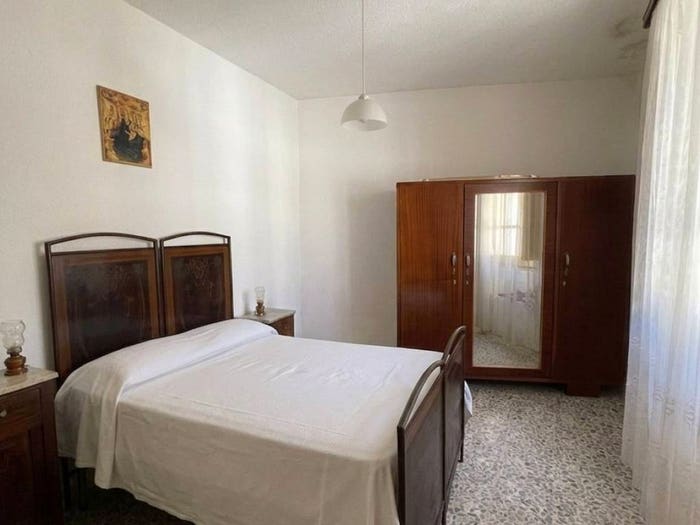 Casa con 6 locali in vendita in Via Felice Cavallotti, Borore