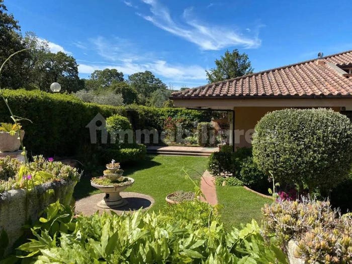 Casa con 6 locali in vendita in Largo Conti di Tuscolo, Frascati