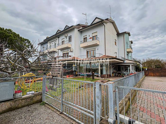 Casa quadrilocale in vendita in Viale Litorale Marina D, Villamarina Monte, Cesenatico