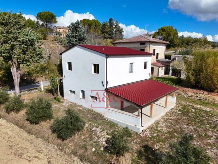 Casa con 6 locali in vendita in Contrada Fiastra, Ripe San Ginesio