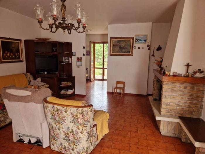 Casa con 6 locali in vendita in Vallato San Lazzaro, Fano