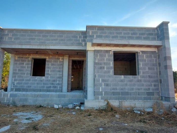Casa quadrilocale in vendita in Via Maglie, Scorrano