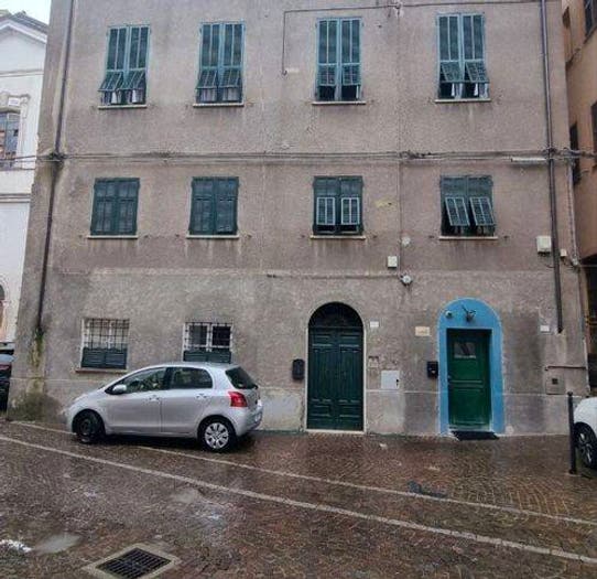 Appartamento trilocale in vendita in Via Camillo Benso Cavour, Novi Ligure