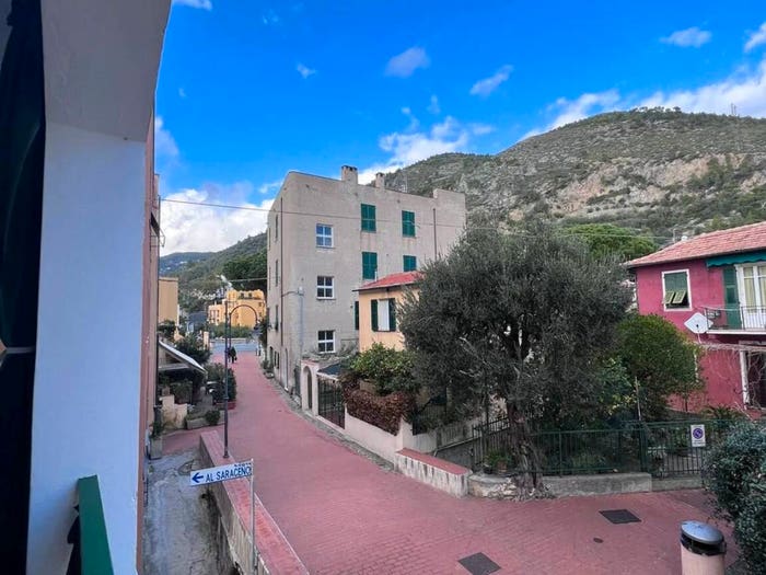 Appartamento quadrilocale in vendita in Vicolo Aurelia, Varigotti, Finale Ligure