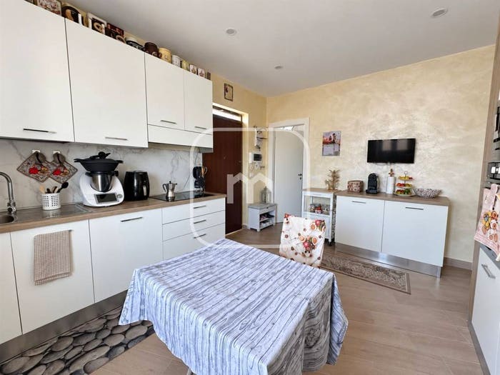 Appartamento trilocale in vendita in Via Rometta, Rocca Cencia, Roma