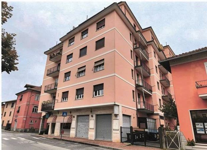 Appartamento quadrilocale in vendita in Viale Torino, Centro, Vignole Borbera