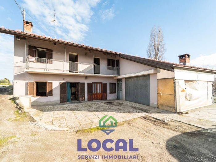 Casa con 6 locali in vendita in Via Cuneo, Fossano