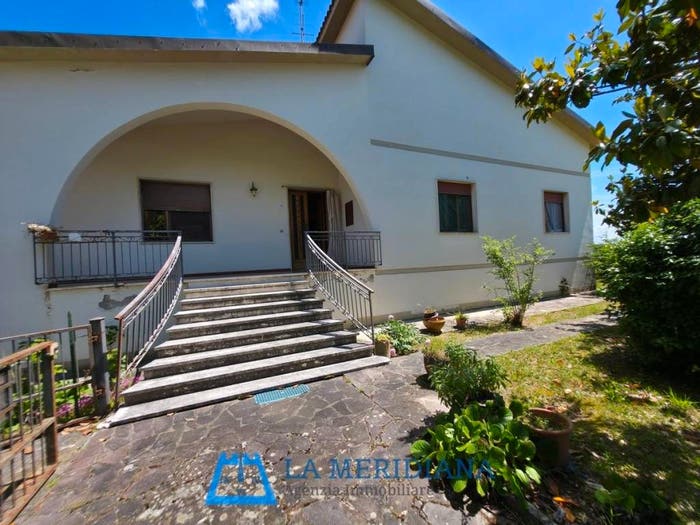 Casa con 6 locali in vendita in Centro, Lamporecchio
