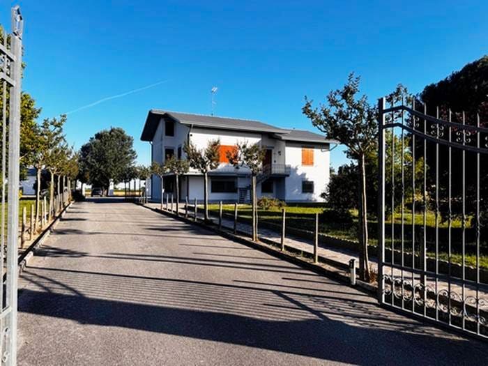 Casa con 6 locali in vendita in San Bartolomeo, Ferrara