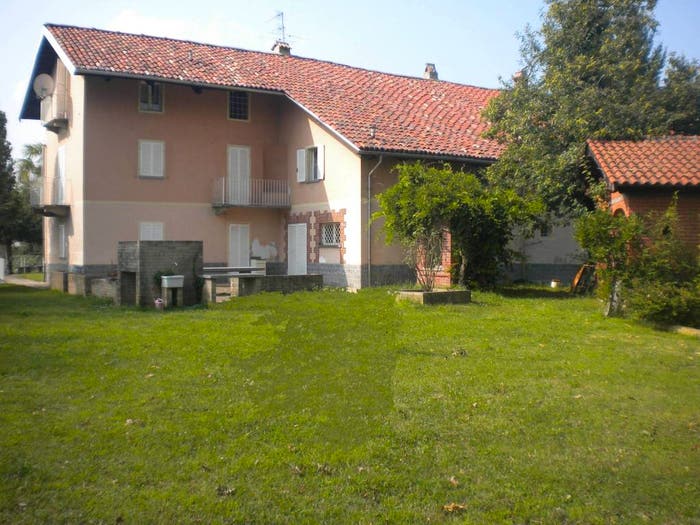 Casa con 6 locali in vendita in Strada Provinciale di Villa Castelnuovo, Castellamonte