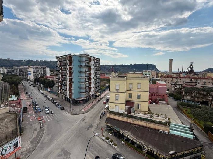 Appartamento trilocale in vendita in Via Antonio Beccadelli, Bagnoli, Napoli