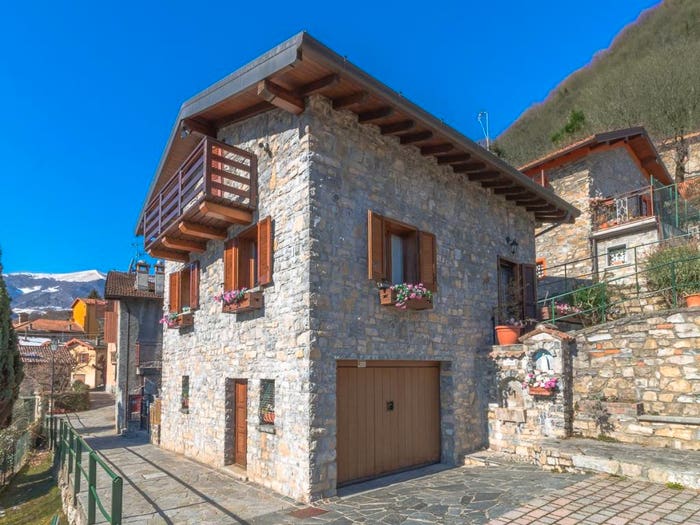 Casa con 6 locali in vendita in Via Schignano, Centro, Argegno