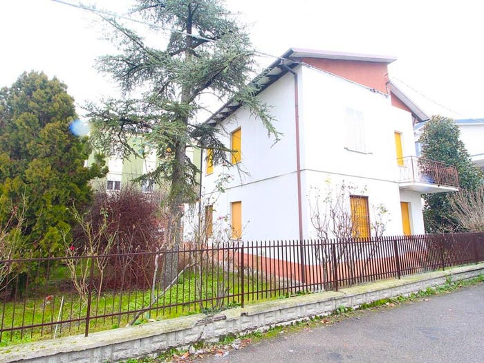 Casa con 5 locali in vendita in Via Ivrea, Sant'Agnese Università, Modena