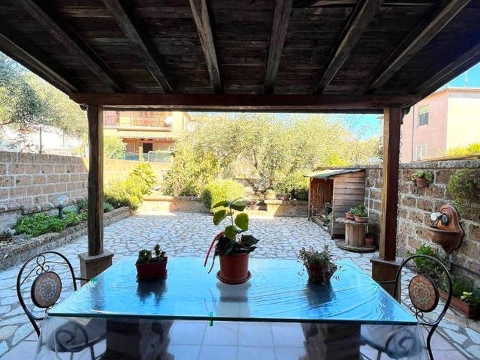 Appartamento trilocale in vendita in Via Vittorio Rainaldi, Centro, Civita Castellana