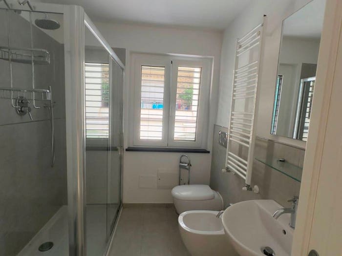 Appartamento trilocale in vendita in Via San Sebastiano, Bergeggi