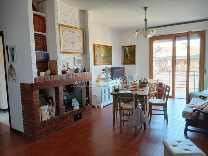 Appartamento con 5 locali in vendita in Via Marina Vecchia, Centro, Massa