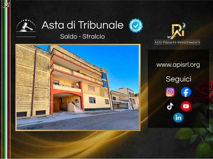 Appartamento quadrilocale in vendita in Via Glovanni Michele laggetto, Centro, Poggiardo