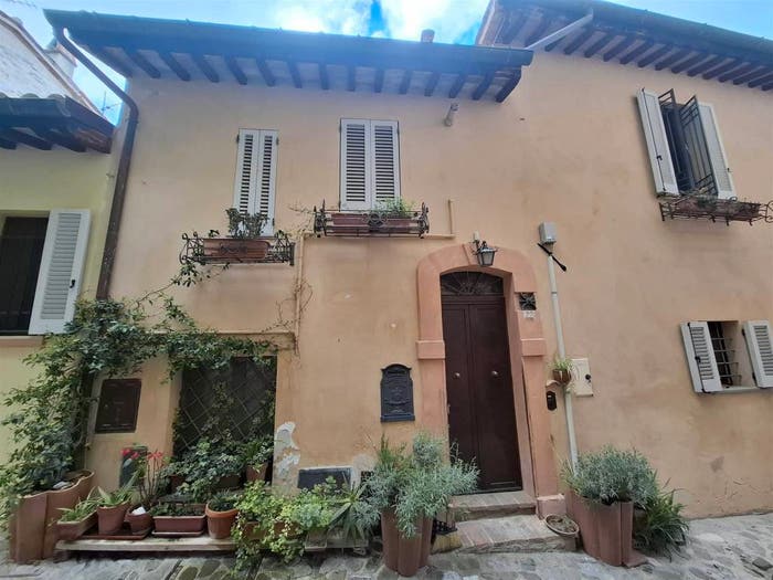 Appartamento quadrilocale in vendita in Via Renato Lucari, Centro, Nocera Umbra