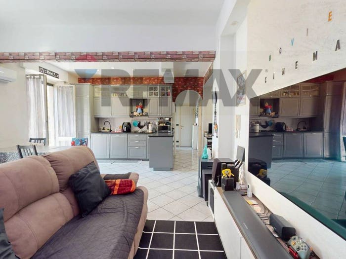 Appartamento trilocale in vendita in Via dei Sessanta, Cornigliano, Genova