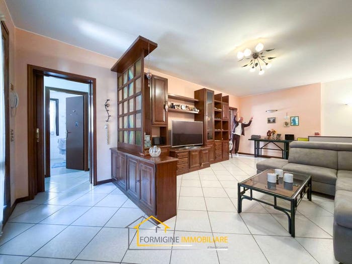 Appartamento trilocale in vendita in Via Val d'Aosta, Centro, Formigine