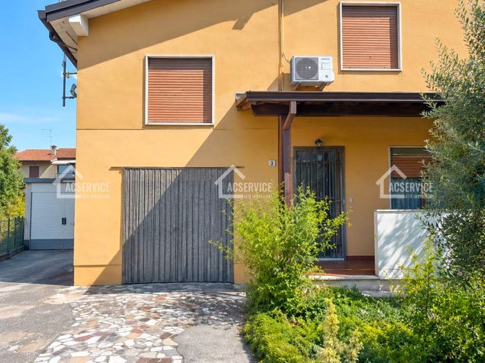 Casa con 5 locali in vendita in Villaggio Sereno Traversa, Villaggio Sereno, Brescia
